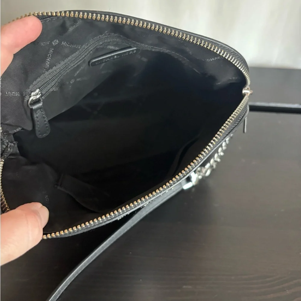 Michael Kors Jet Set Black Crossbody Bag • Chain Strap • Like New